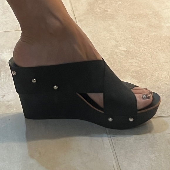 Rocket Dog Wedge Sandals - Picture 4 of 9